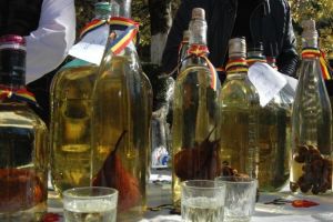 Taste 'palinca' and visit craftsmen